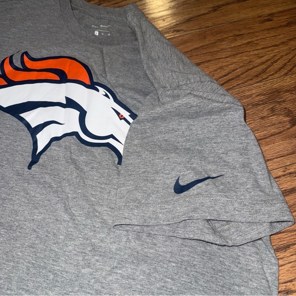 Denver Broncos Men’s Extra Large Nike XL Dri Fit Short Sleeve T Shirt NWOT - Picture 4 of 6